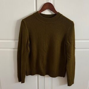 Banana Republic Olive Crew Neck Sweater